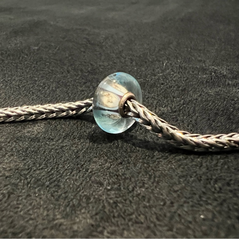 Trollbeads Light Blue Stripe glass bead